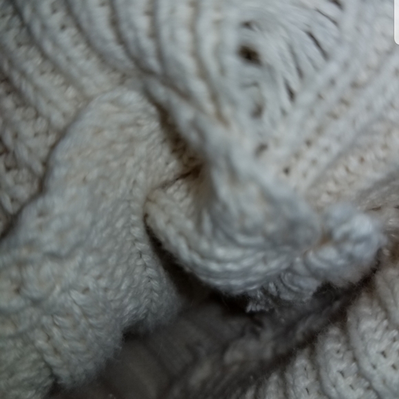 Beautiful Cato sweater - Picture 6 of 6